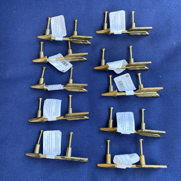 Arrow drawer pulls - Picture 3 of 8